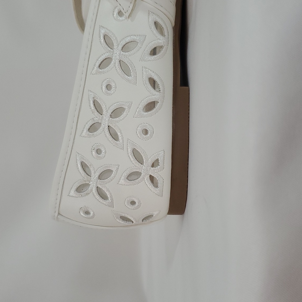 Wild Fable™ Women's Elsa Eyelet Mary Jane Ballet Flats ~ White - Picture 12 of 12